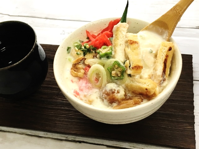 台湾の人気メニュー、豆乳スープ(鹹豆漿)