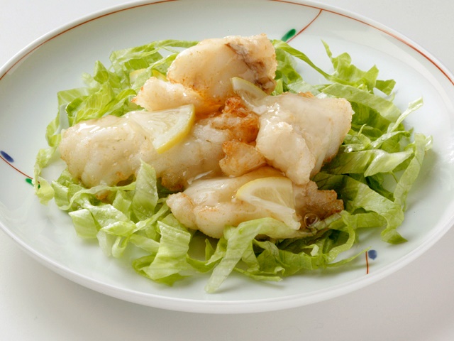 白身魚の唐揚げレモンあんかけ