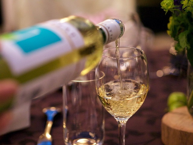お酒の種類で糖質量は変わるの?アルコールの糖質ランキング