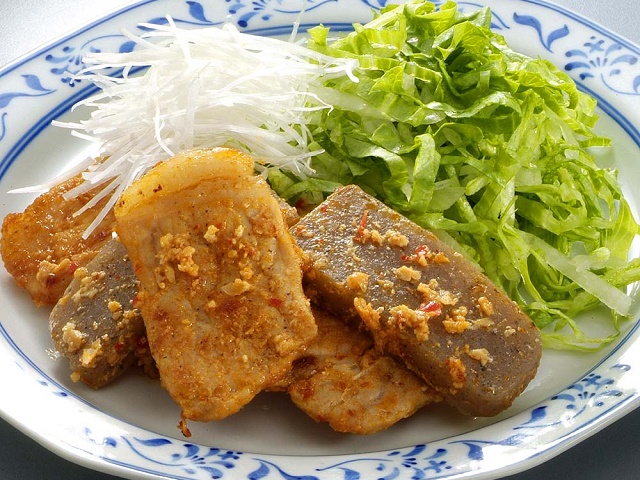 豚肉とこんにゃくのジンジャーMISOソース