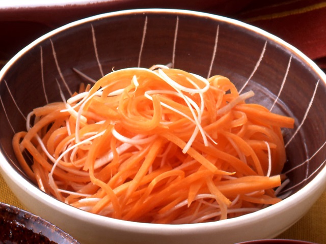 にんじんとねぎのからし酢あえ
