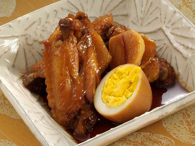 チキンスペアリブと卵のこっくり煮
